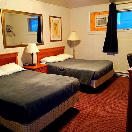 Chalet Inn Motel Dryden Ngoại thất bức ảnh