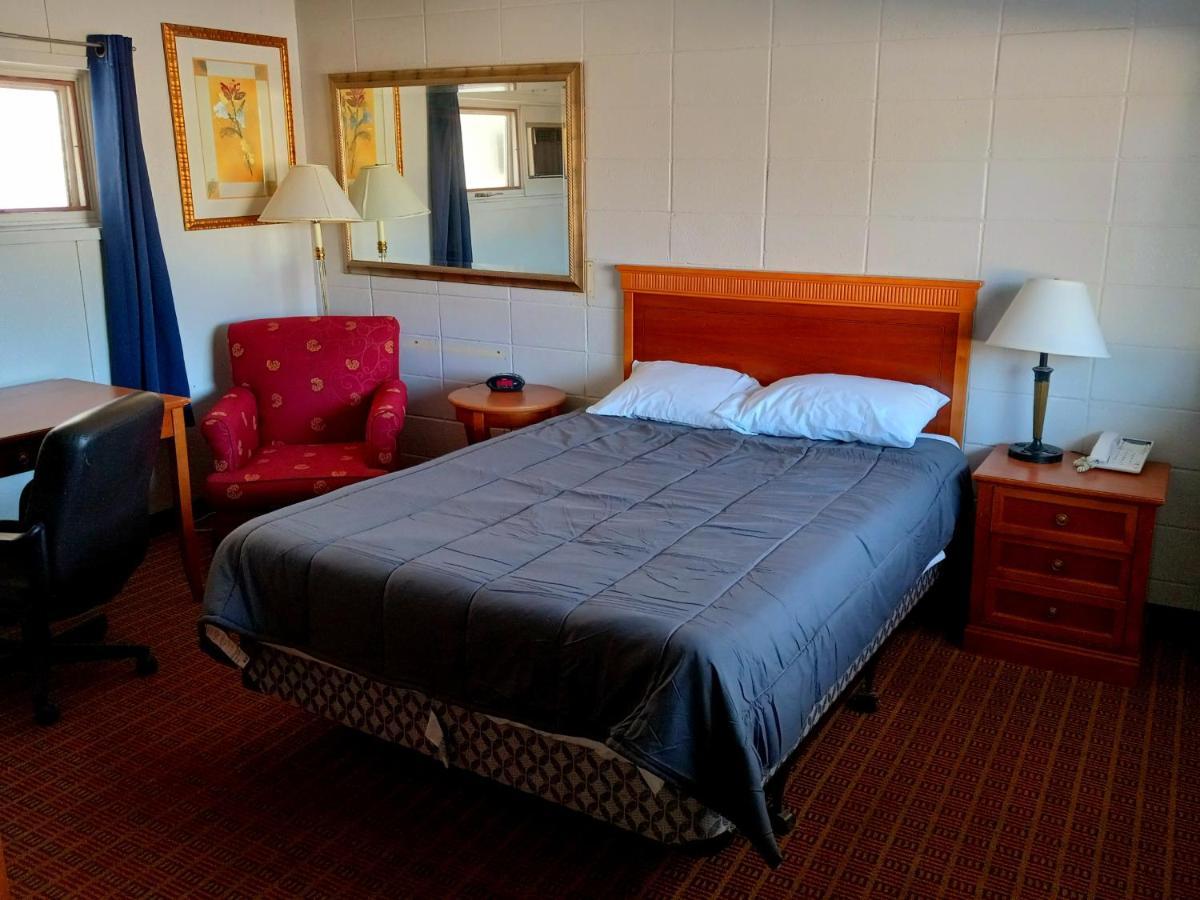 Chalet Inn Motel Dryden Ngoại thất bức ảnh