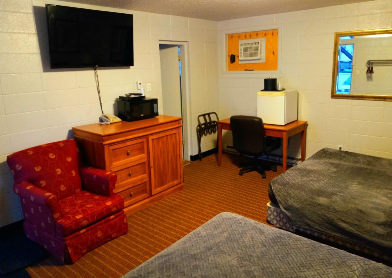 Chalet Inn Motel Dryden Ngoại thất bức ảnh